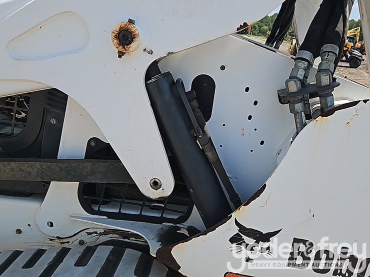 2016-bobcat-t650-image-21