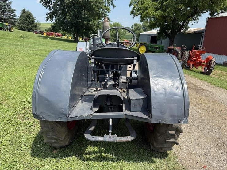 mccormick-deering-10-20-tractor-image-5