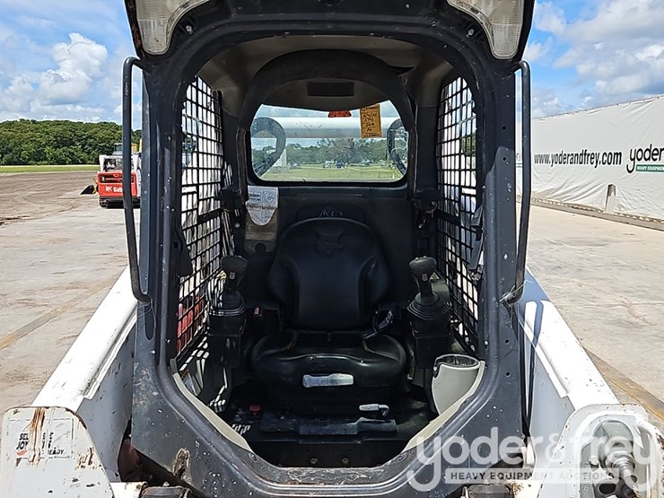2019-bobcat-t740-image-24