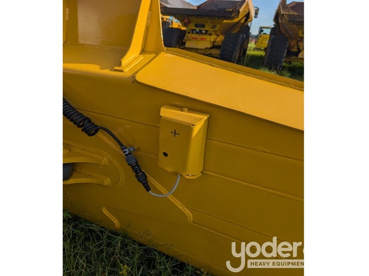 2022-deere-750l-image-27