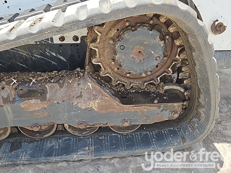 2019-bobcat-t740-image-19
