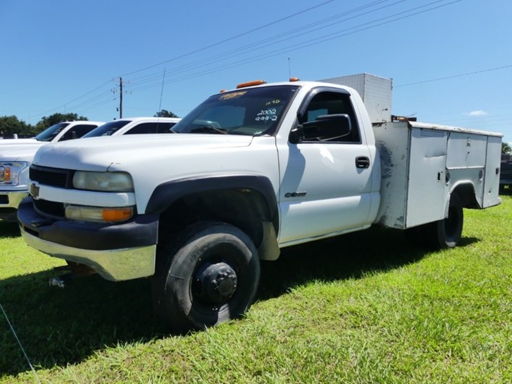2002-chevrolet-3500-image-1