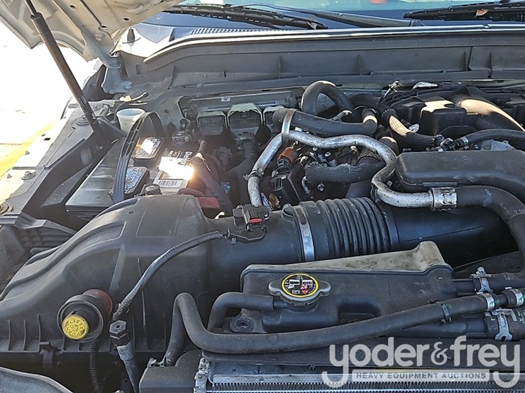 2015-ford-f550-image-17