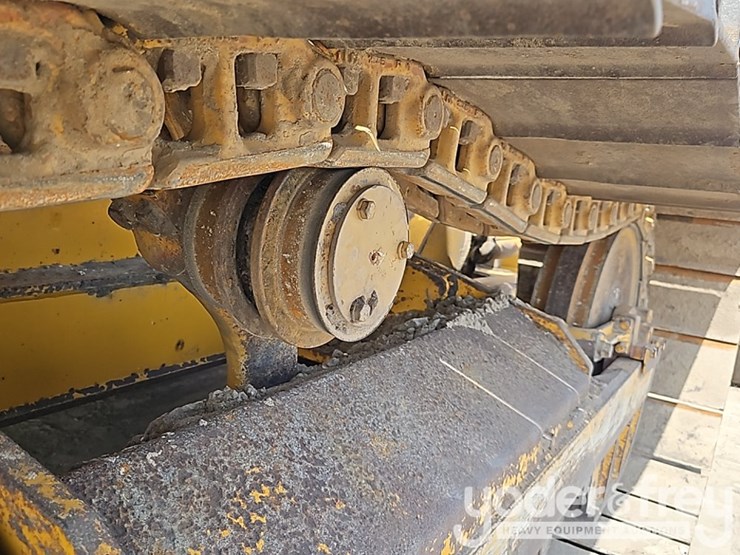 2015-deere-450j-image-10