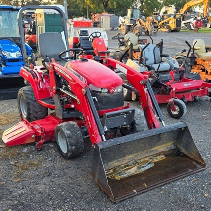 2017 MASSEY-FERGUSON GC1705