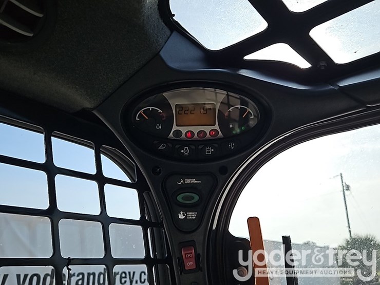 2022-bobcat-t870-image-32