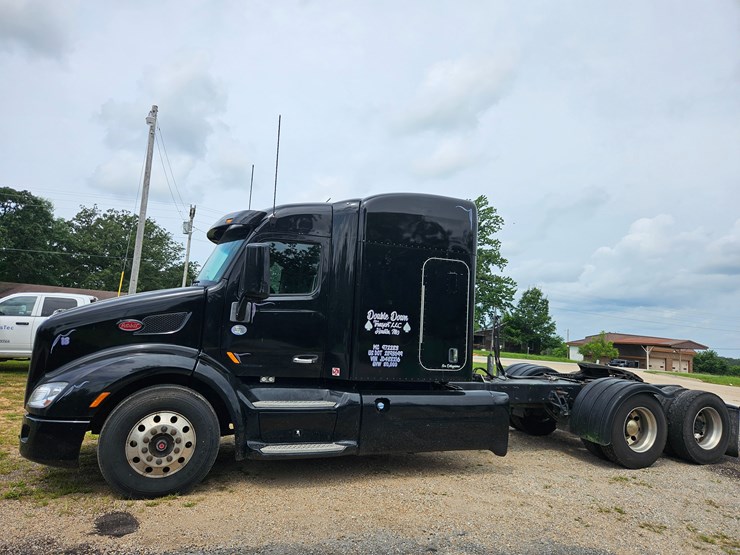 2018-peterbilt-579-image-4