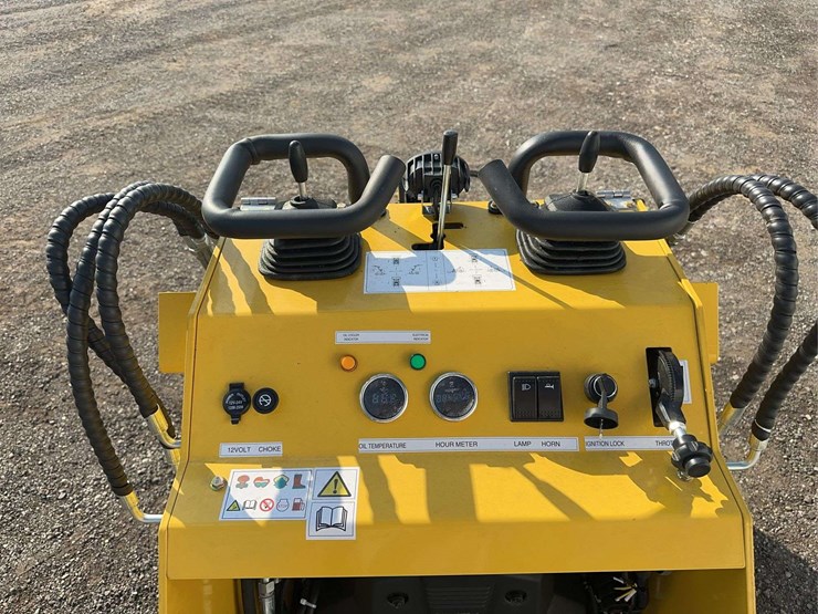 2025-land-hero-mini-stand-on-skid-loader-image-14