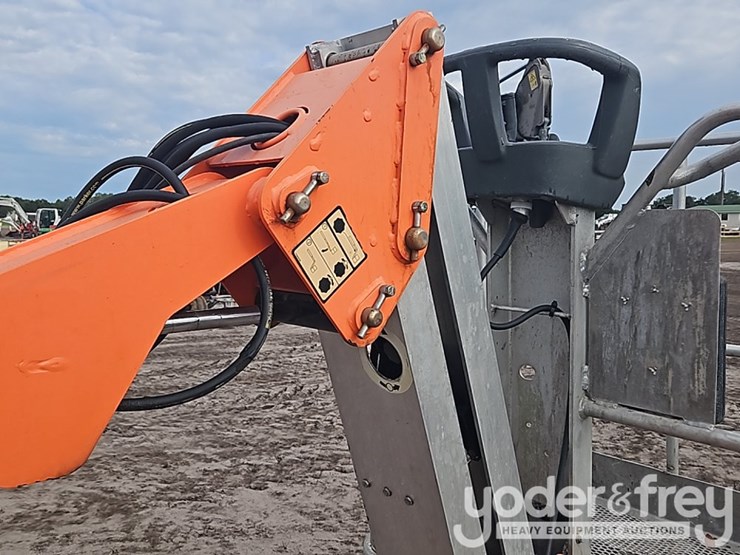 2018-jlg-t500j-image-27