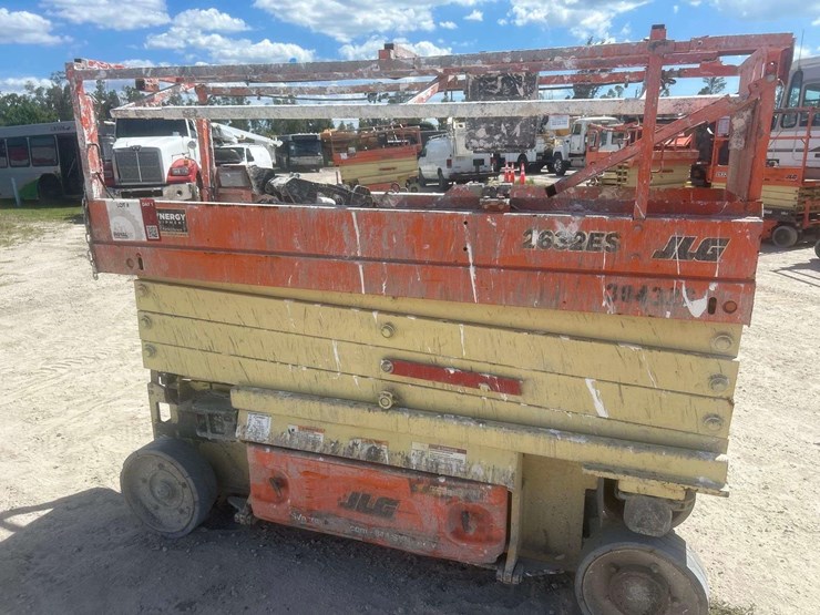 2018-jlg-2632es-image-7
