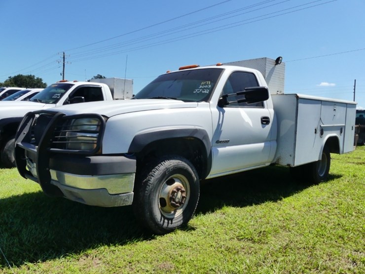 2003-chevrolet-3500-image-1