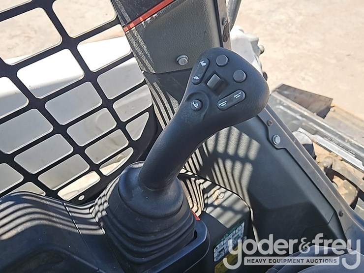 2021-bobcat-t62-image-25
