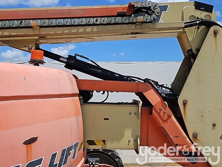 2017-jlg-600aj-image-19
