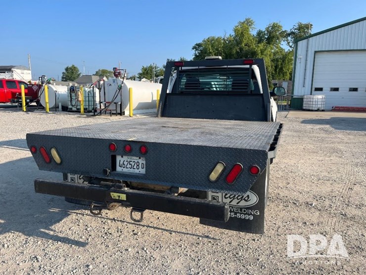 2009-gmc-3500-image-12