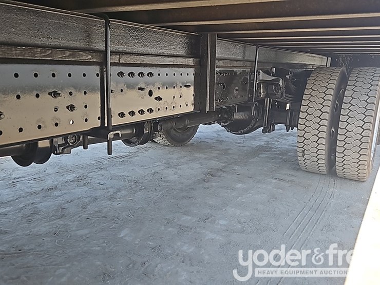 2019-hino-195-image-14