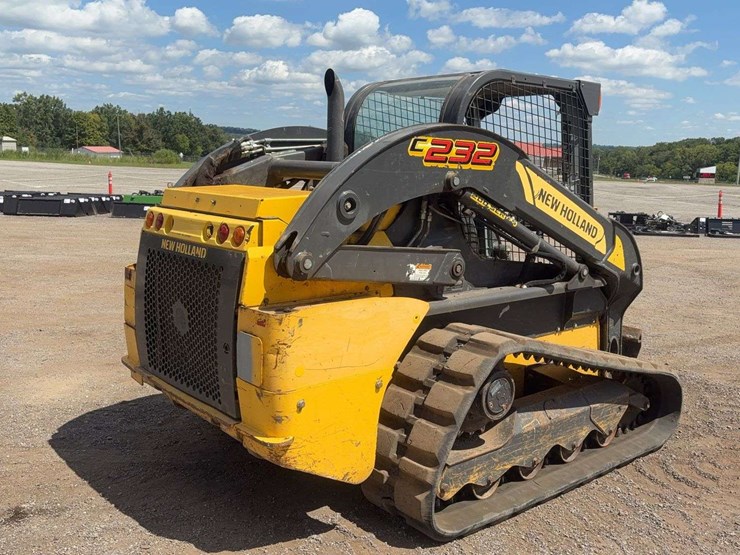 new-holland-c232-image-3