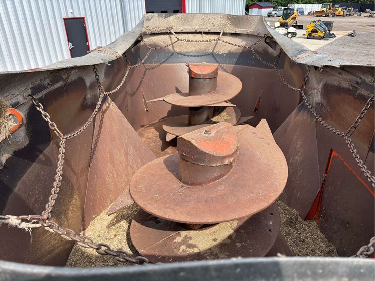 val-metal-b-max-630-cattle-feed-mixer-image-24