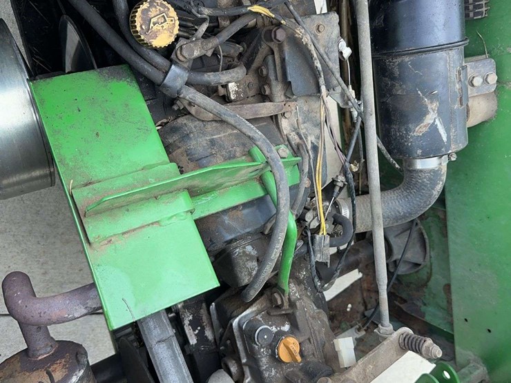 john-deere-gator-image-10