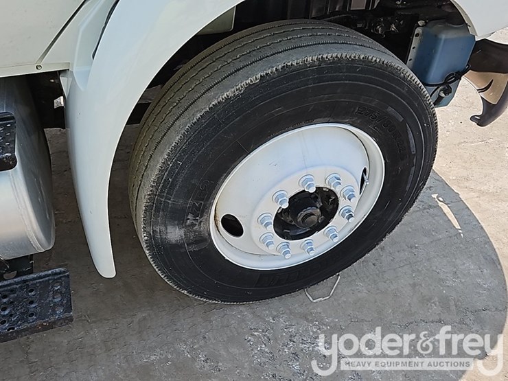 2017-international-durastar-4300-image-29