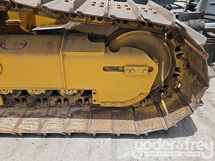 2022-deere-850l-lgp-image-12