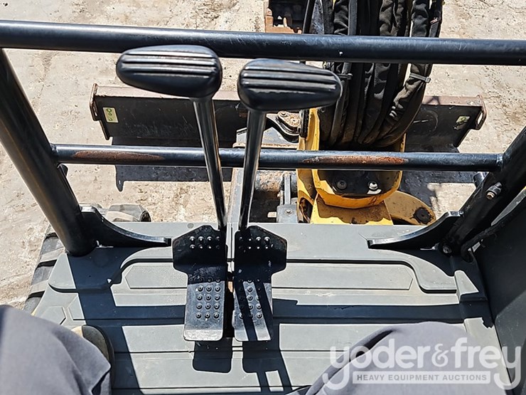 2019-caterpillar-303-image-35