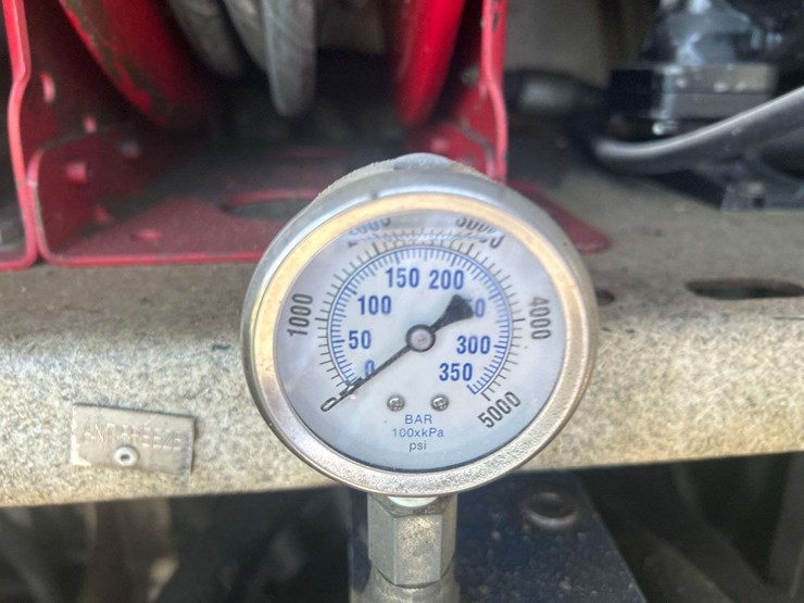 2015-peterbilt-348-image-45