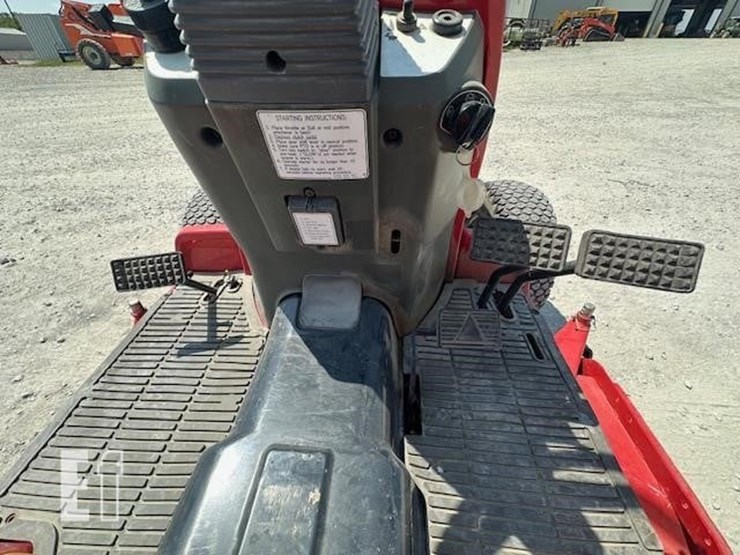 massey-ferguson-1235-image-22