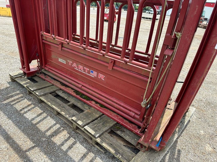 squeeze-chute-image-10