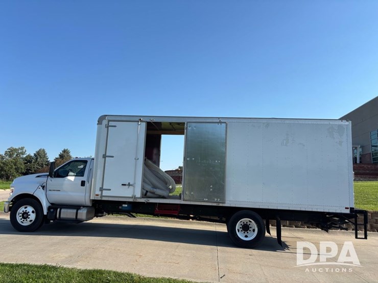 2023-ford-f650-image-4