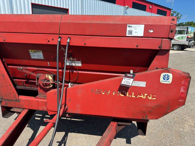new-holland-190-image-11