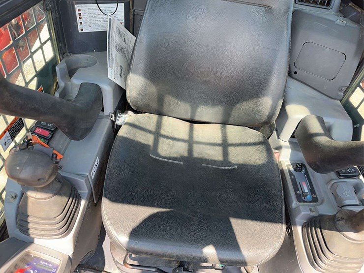 2019-kubota-svl75-2-image-32