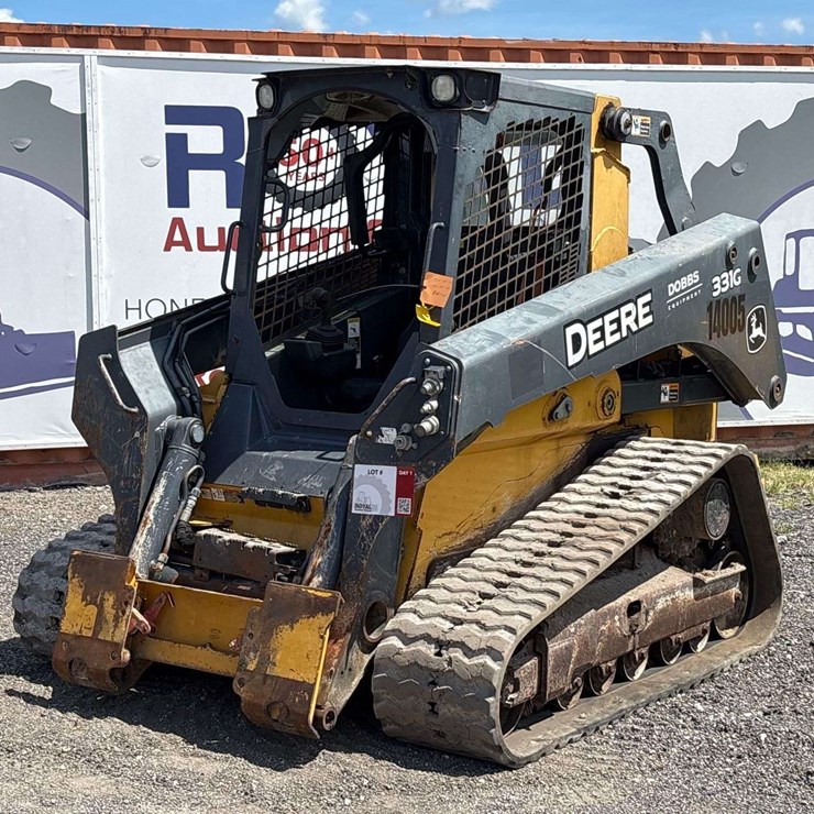DEERE 331G