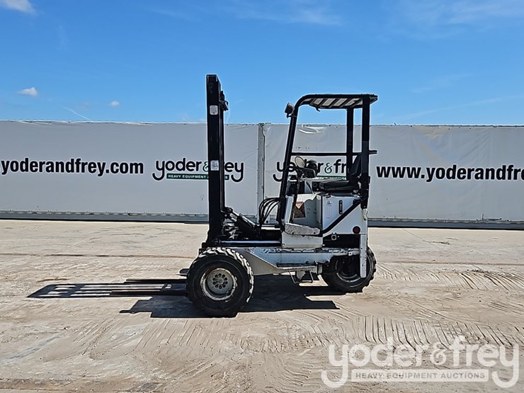 2004-moffett-m5500-image-3