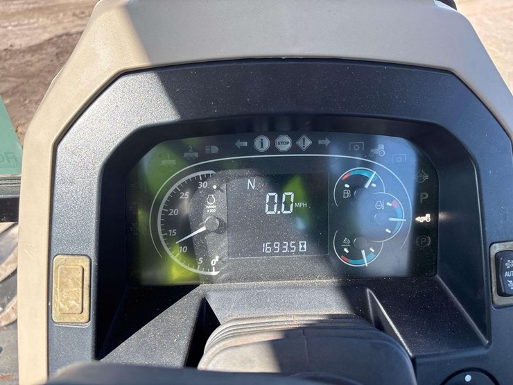 john-deere-6120e-image-10