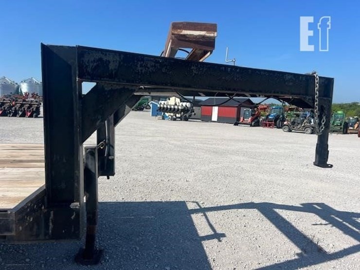 2025-shop-built-trailer-image-15