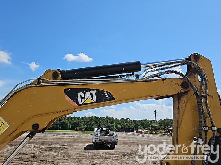2019-caterpillar-303-image-16