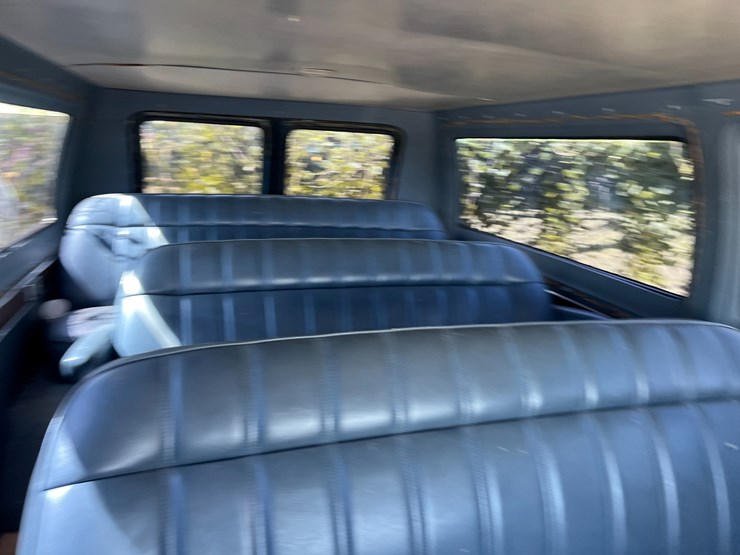 1990-dodge-ram-van-image-11