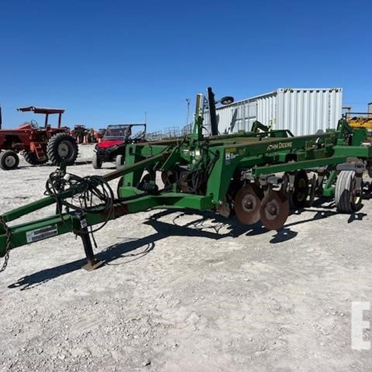 JOHN DEERE 2700