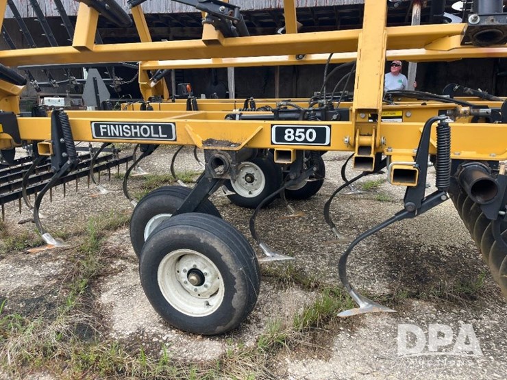 2006-landoll-850-image-30