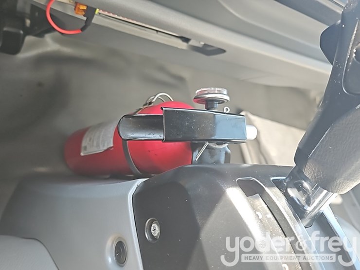 2019-hino-195-image-27