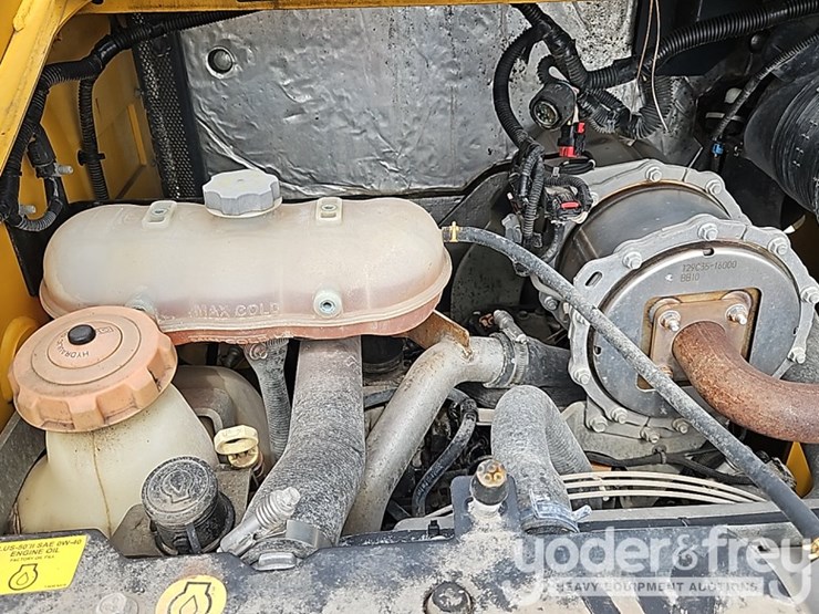 2019-deere-316gr-image-18