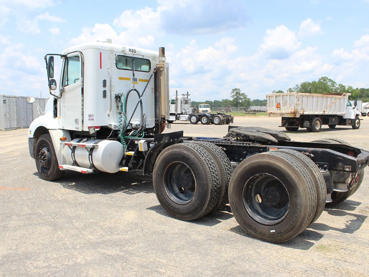 2005-freightliner-columbia-112-image-4