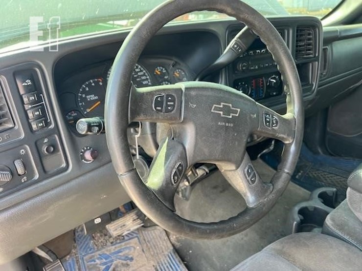 2006-chevrolet-silverado-2500hd-image-16