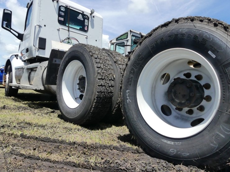 2015-peterbilt-579-image-7