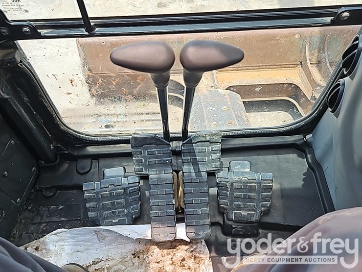 2018-case-cx145dsr-image-46