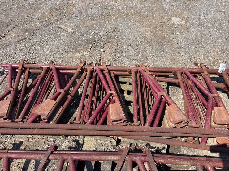 pallet-of-(3)-cattle-headlocks-image-2