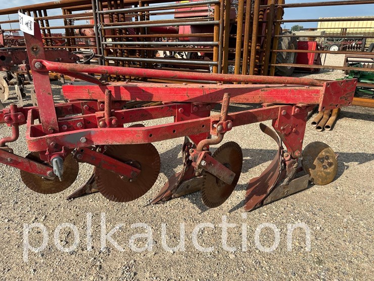 massey-ferguson-82-image-4