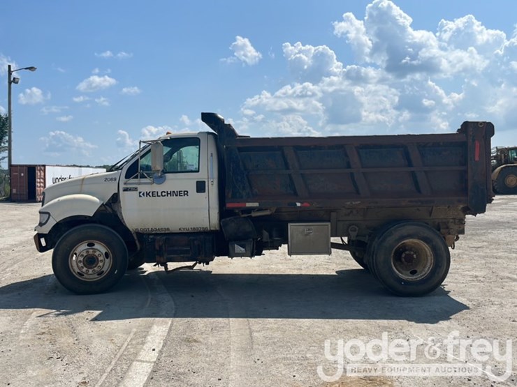 2000-ford-f750-image-3