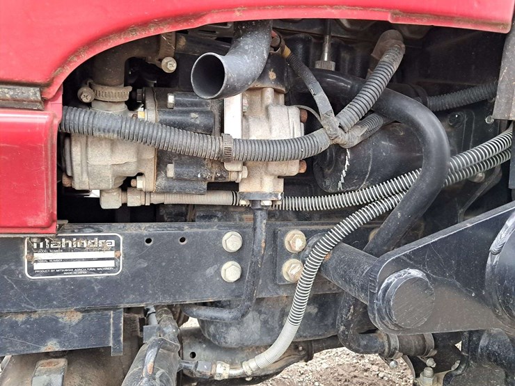 2022-mahindra-max25xlh-4wd-tractor-image-11