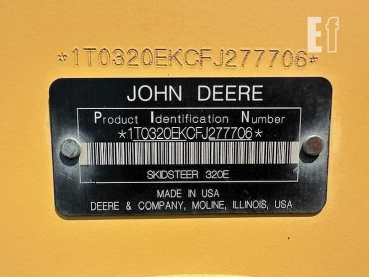 2015-deere-320e-image-34